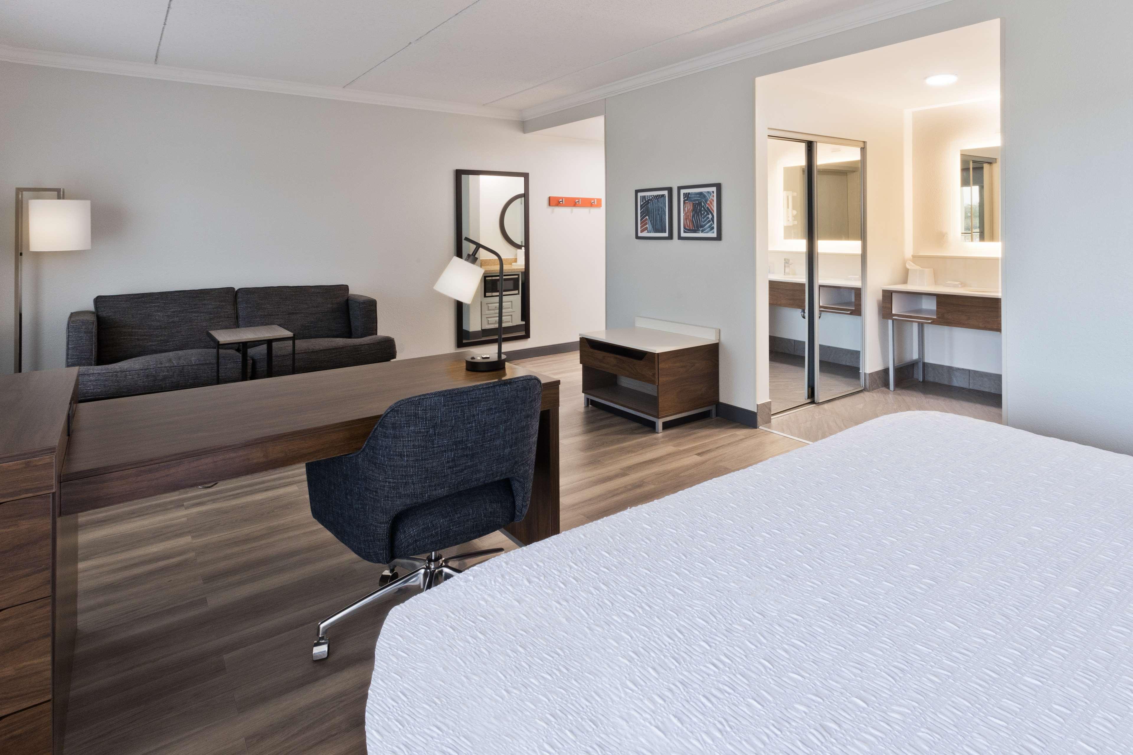 hampton inn and suites lanett west point