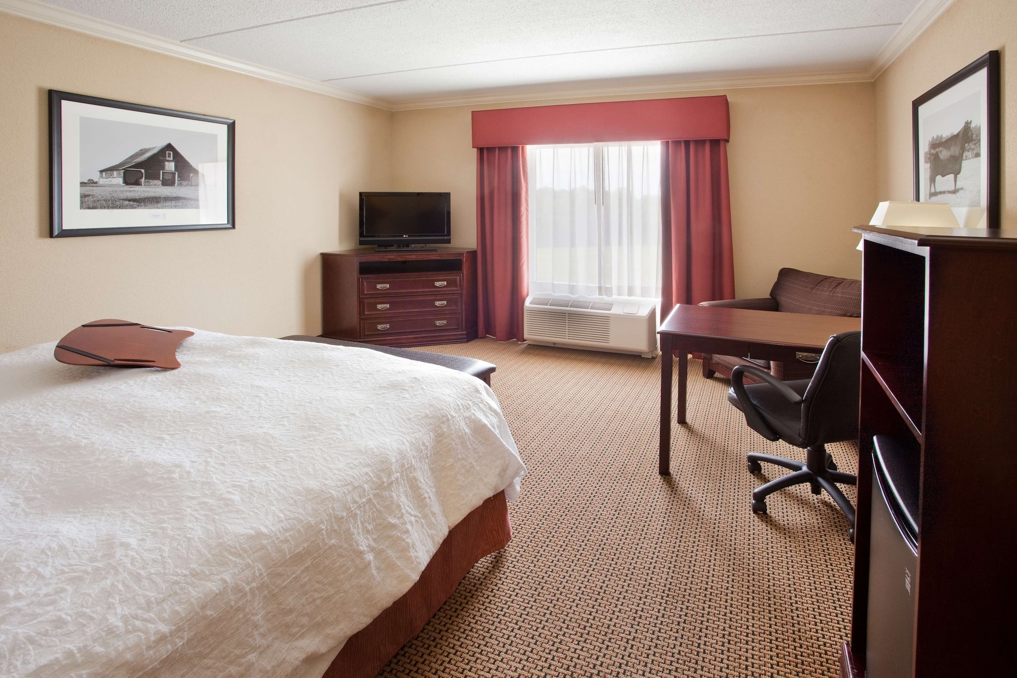 hampton inn and suites lanett west point