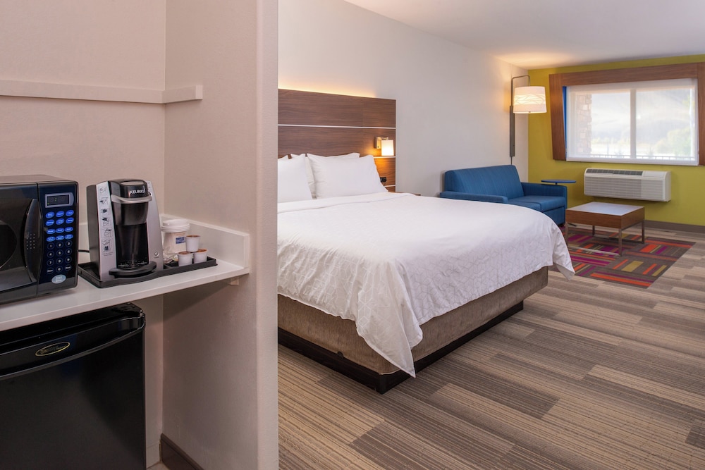 holiday inn express and suites gunnison by ihg
