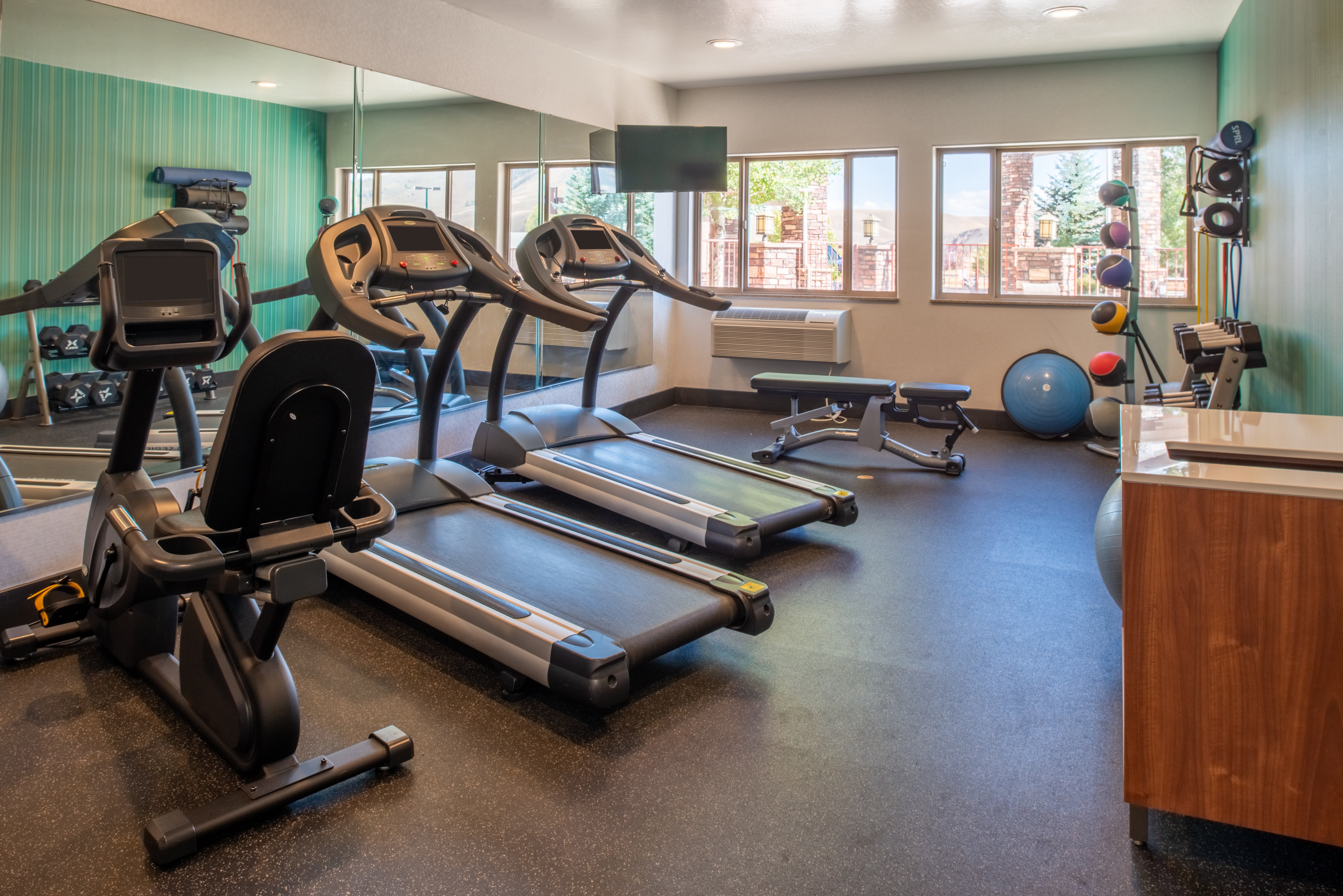 holiday inn express and suites gunnison by ihg