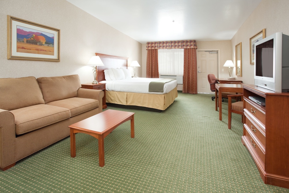 holiday inn express and suites gunnison by ihg