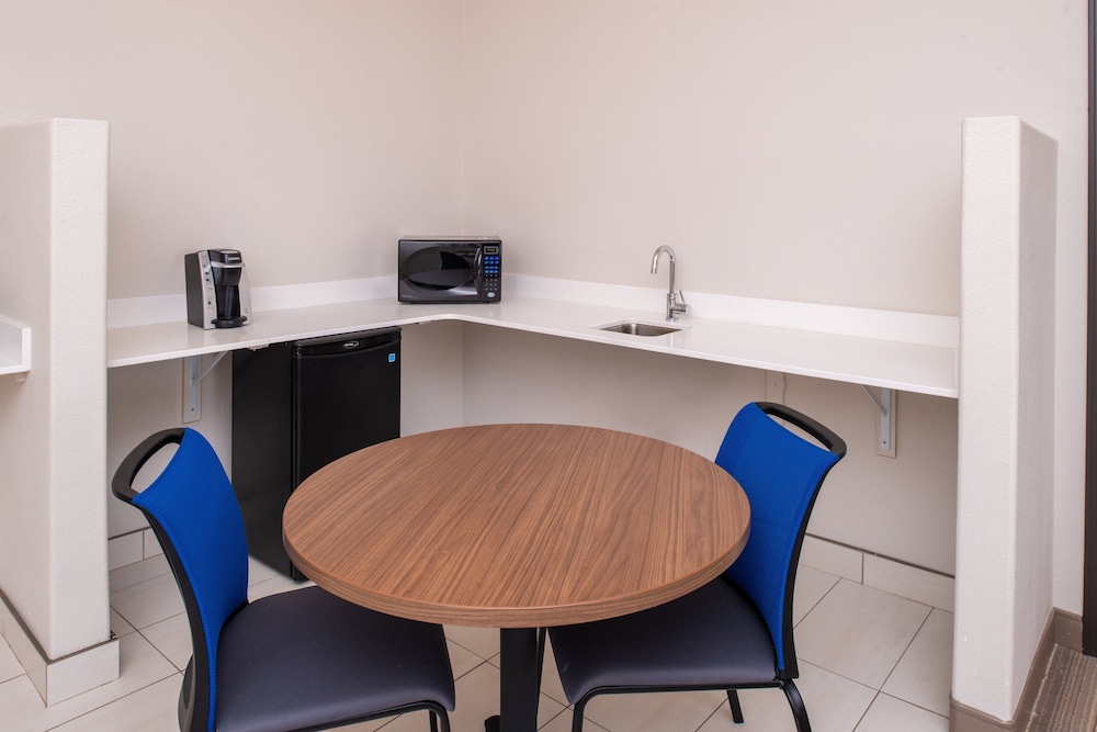 holiday inn express and suites gunnison by ihg