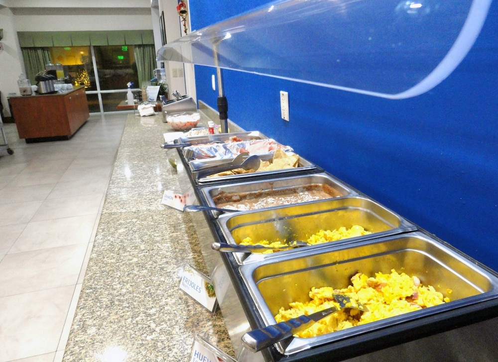 holiday inn express and suites toluca zona aeropuerto by ihg