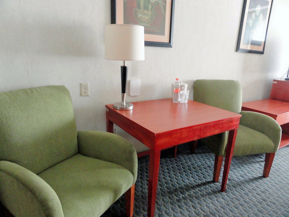 holiday inn express and suites toluca zona aeropuerto by ihg