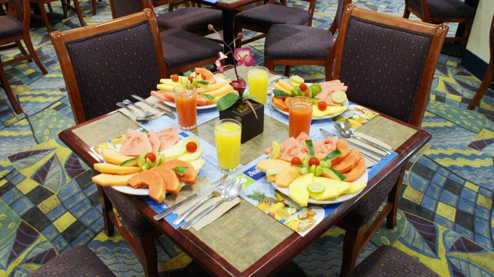 holiday inn express and suites toluca zona aeropuerto by ihg