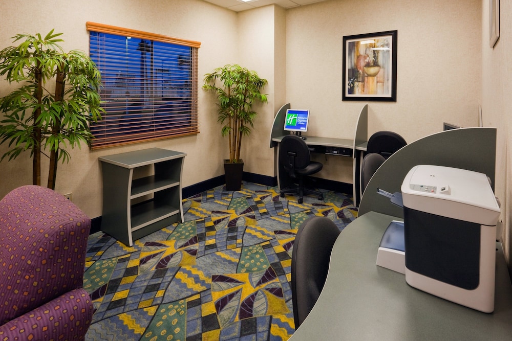 holiday inn express and suites toluca zona aeropuerto by ihg