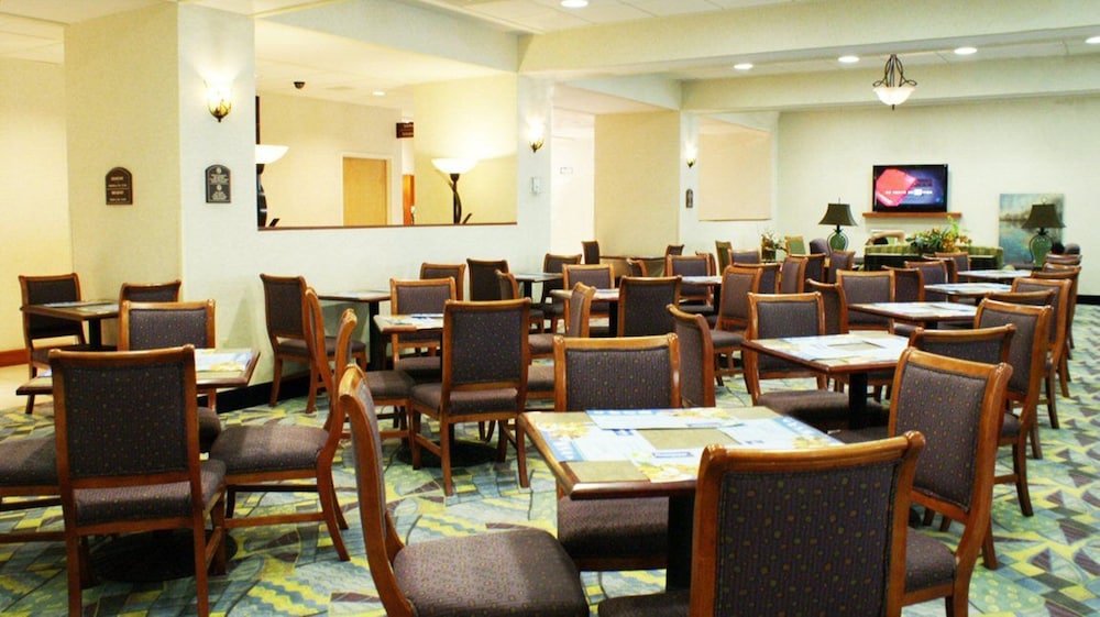 holiday inn express and suites toluca zona aeropuerto by ihg