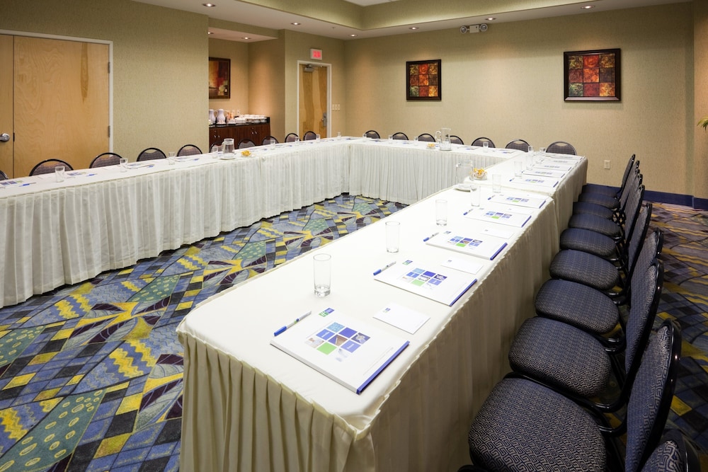 holiday inn express and suites toluca zona aeropuerto by ihg