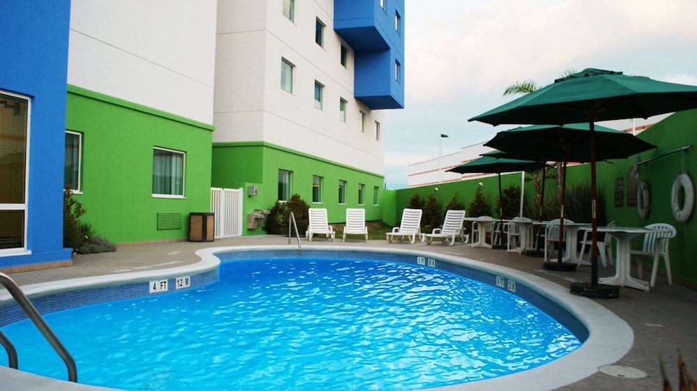 Holiday Inn Express & Suites Toluca Zona Aeropuerto By Ihg,Metepec>>Lerma,3 star