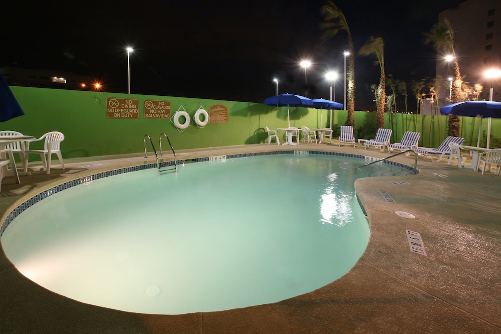 holiday inn express and suites toluca zona aeropuerto by ihg