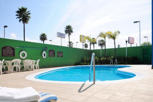 holiday inn express and suites toluca zona aeropuerto by ihg