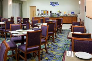 holiday inn express and suites toluca zona aeropuerto by ihg