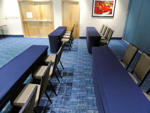 holiday inn express and suites toluca zona aeropuerto by ihg