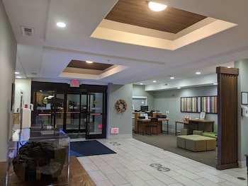 holiday inn express hotel and suites claypool hill richlands area