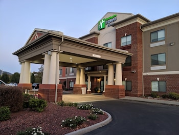 Holiday Inn Express Hotel & Suites Claypool Hill (Richlands Area),Pounding Mill>>Claypool Hill,3 star