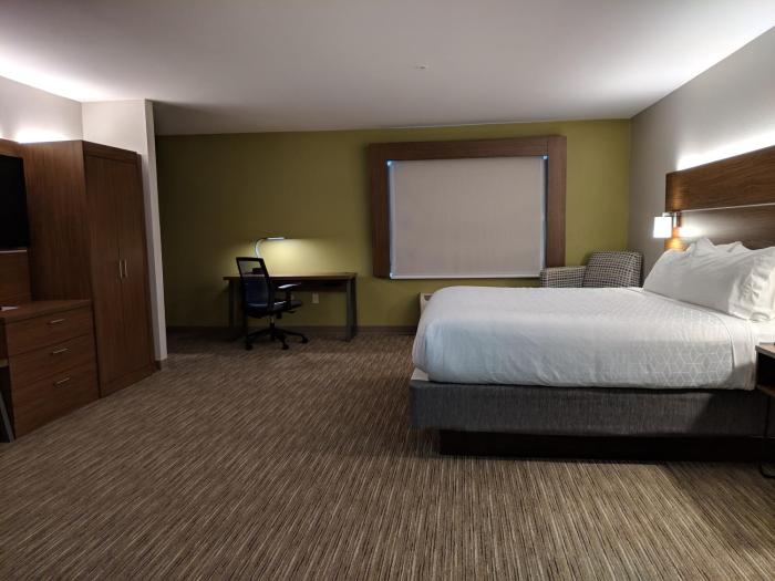 holiday inn express hotel and suites claypool hill richlands area