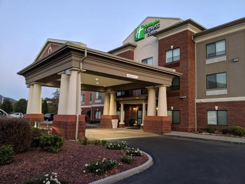 holiday inn express hotel and suites claypool hill richlands area