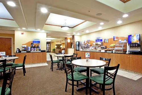 holiday inn express hotel and suites claypool hill richlands area