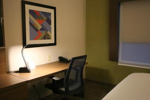 holiday inn express hotel and suites claypool hill richlands area