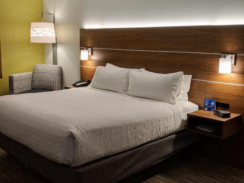 holiday inn express hotel and suites claypool hill richlands area
