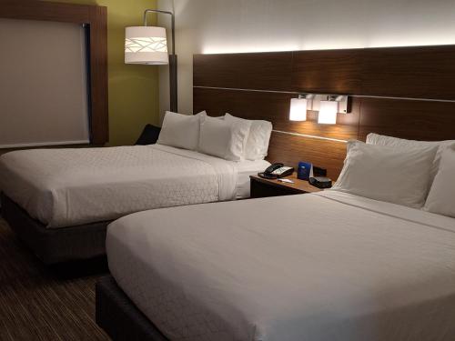 holiday inn express hotel and suites claypool hill richlands area