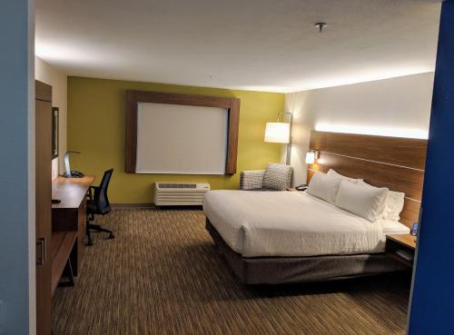 holiday inn express hotel and suites claypool hill richlands area