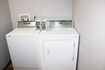 greenlight inn and suites