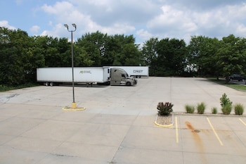 greenlight inn and suites