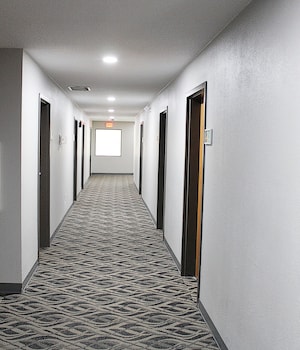 greenlight inn and suites