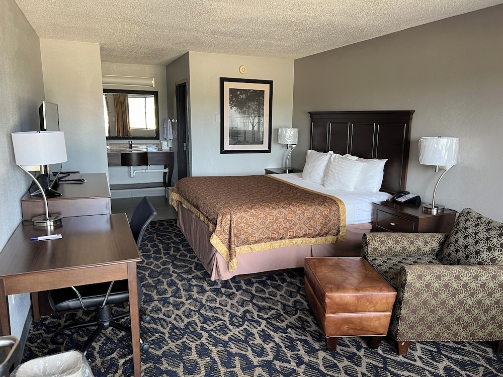 greenlight inn and suites