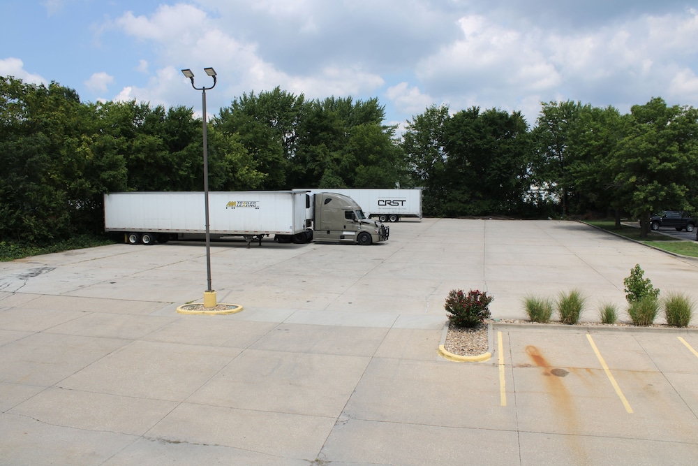 greenlight inn and suites