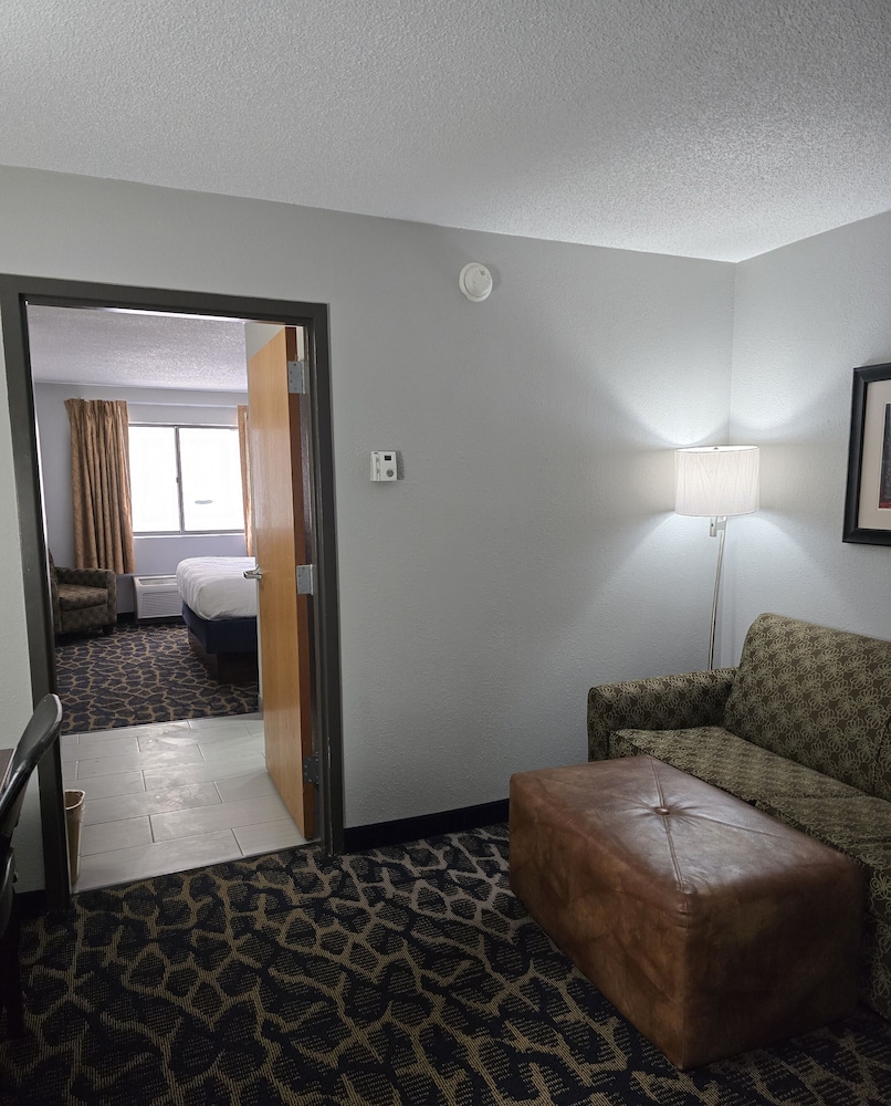greenlight inn and suites