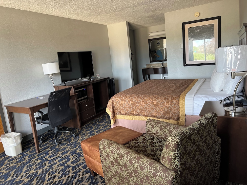 greenlight inn and suites