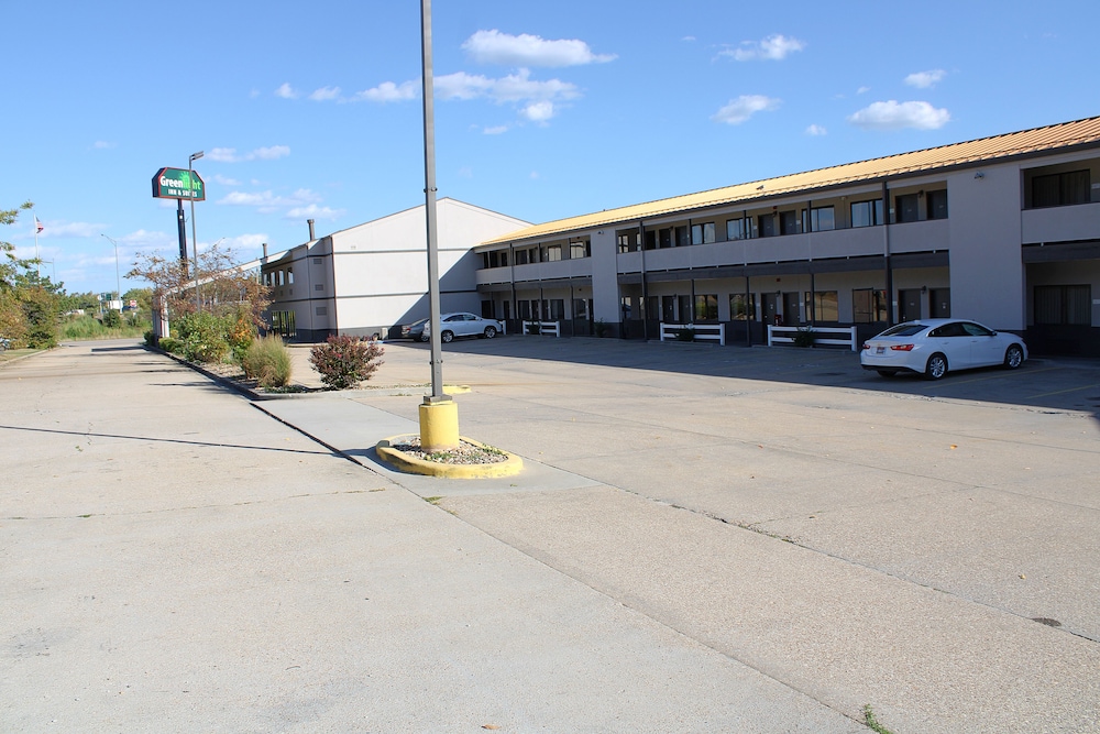 greenlight inn and suites