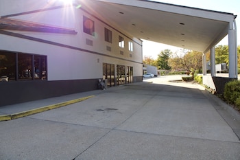 greenlight inn and suites