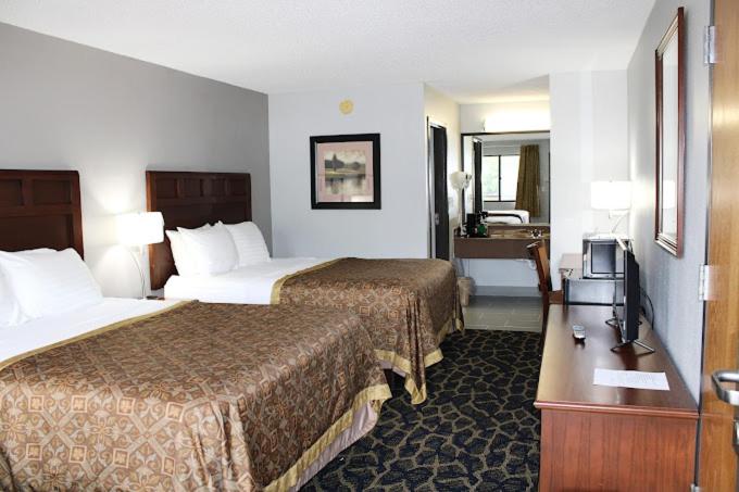 greenlight inn and suites
