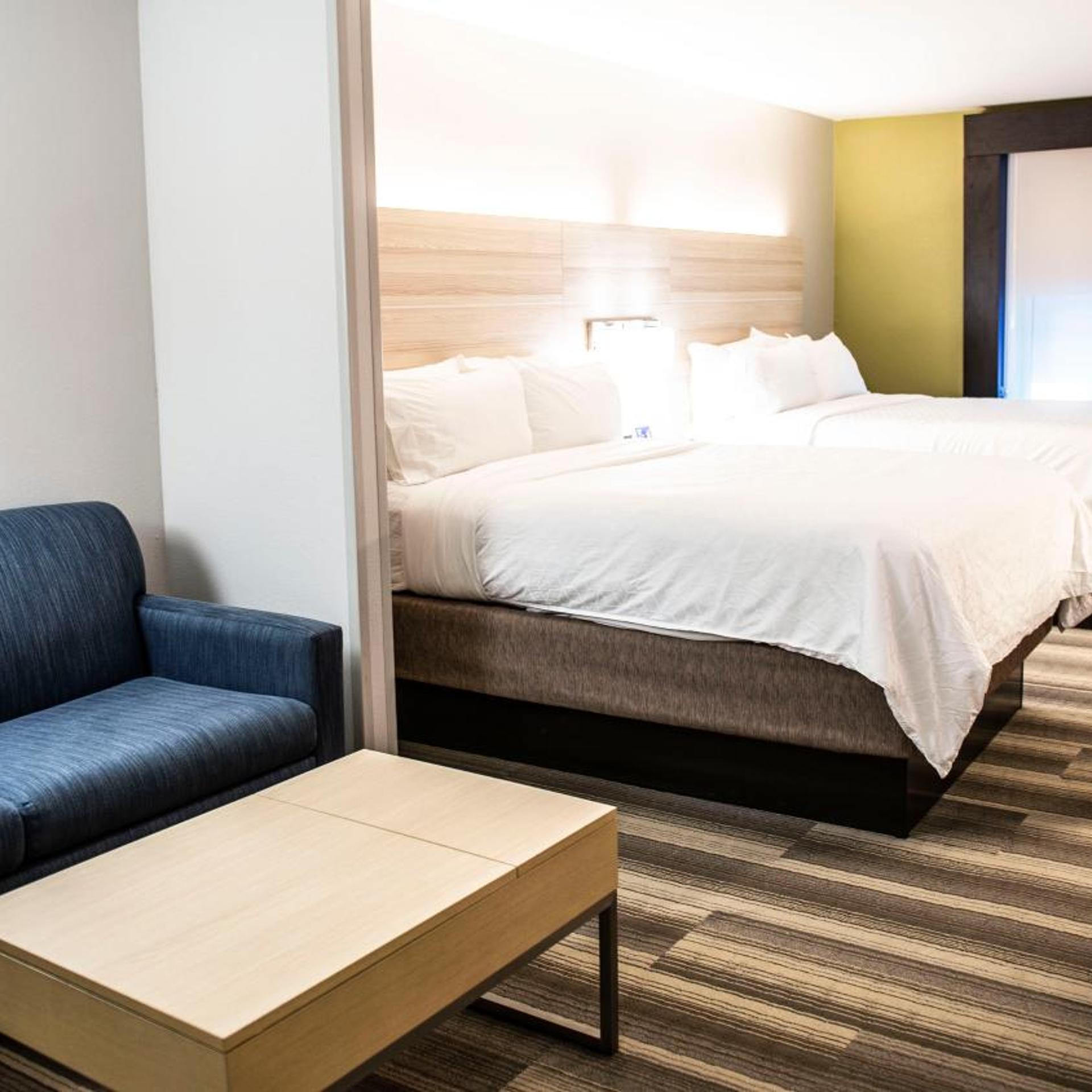 holiday inn express and suites sedalia by ihg