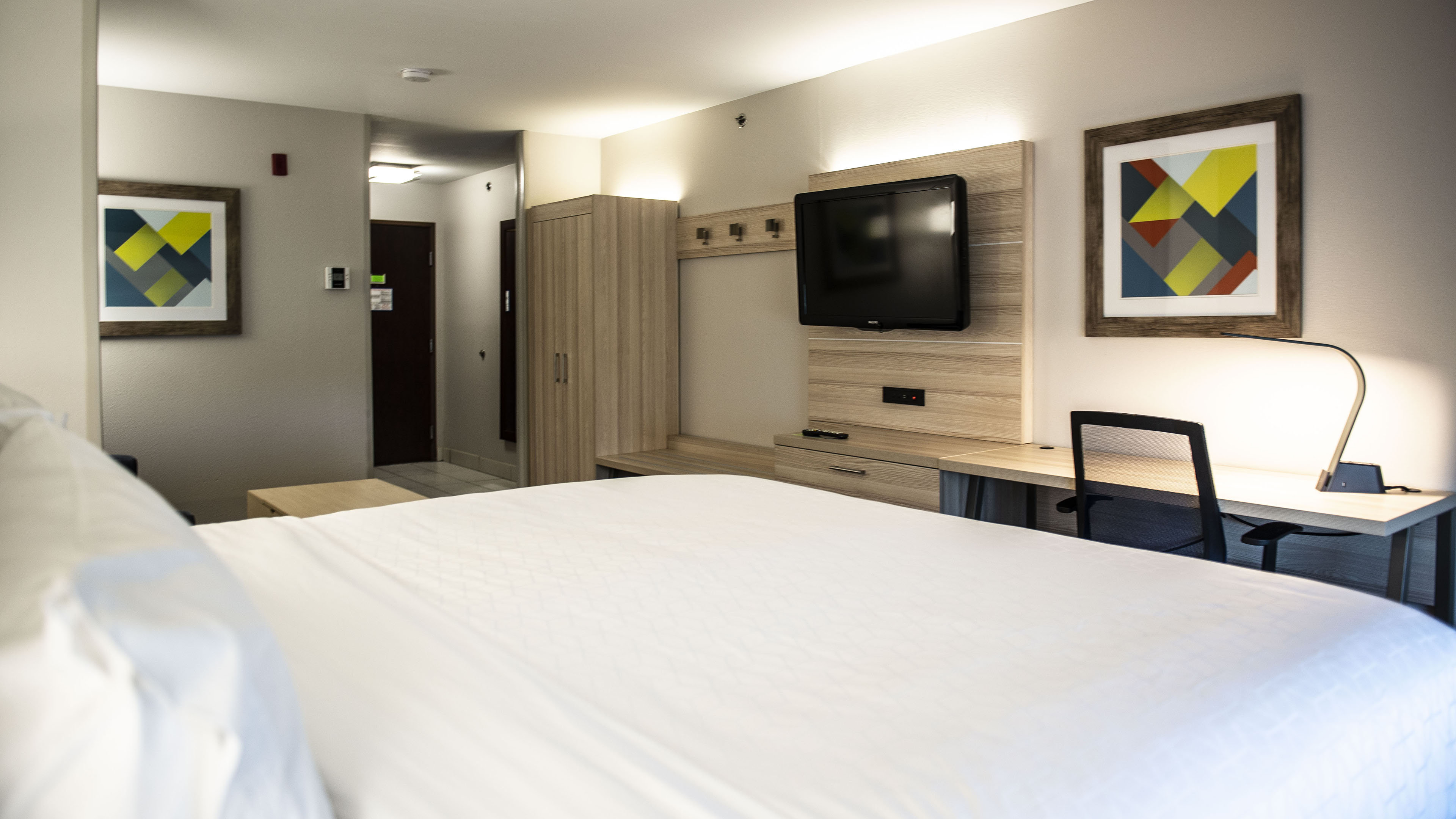 holiday inn express and suites sedalia by ihg