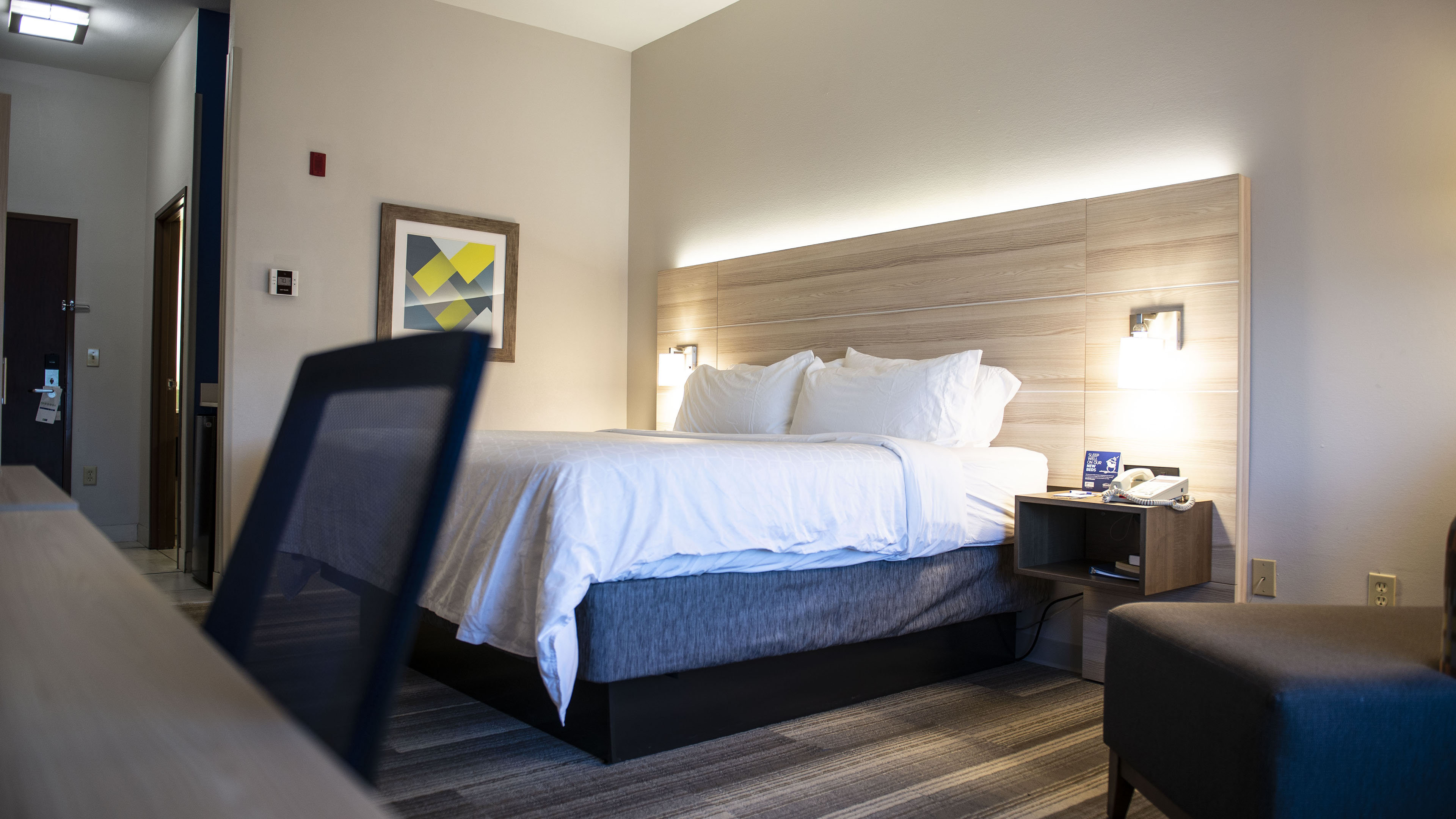 holiday inn express and suites sedalia by ihg