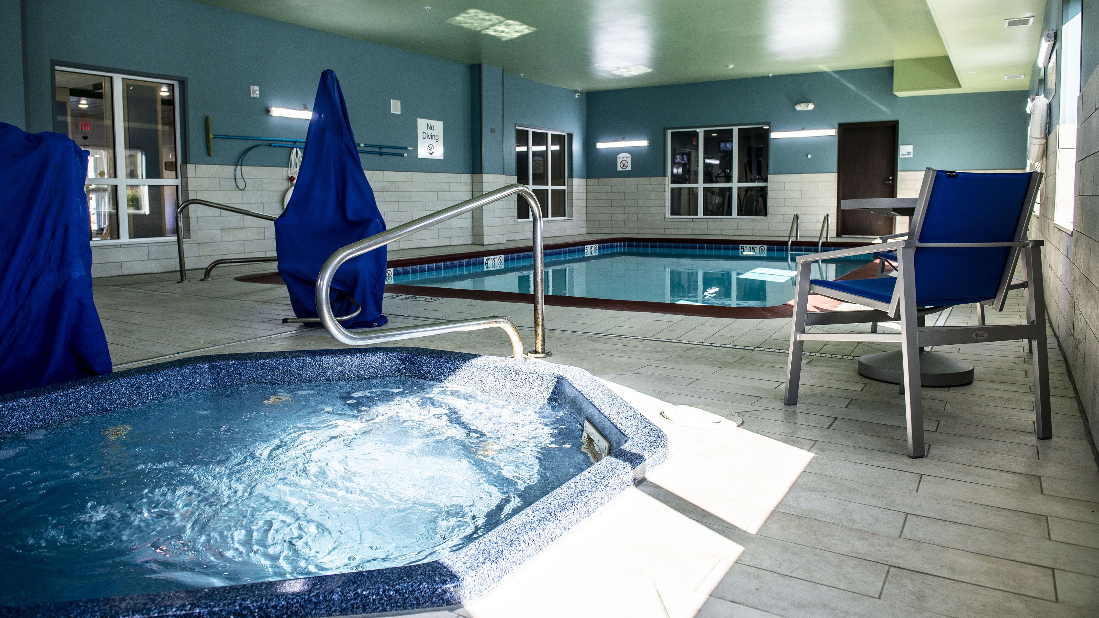 holiday inn express and suites sedalia by ihg