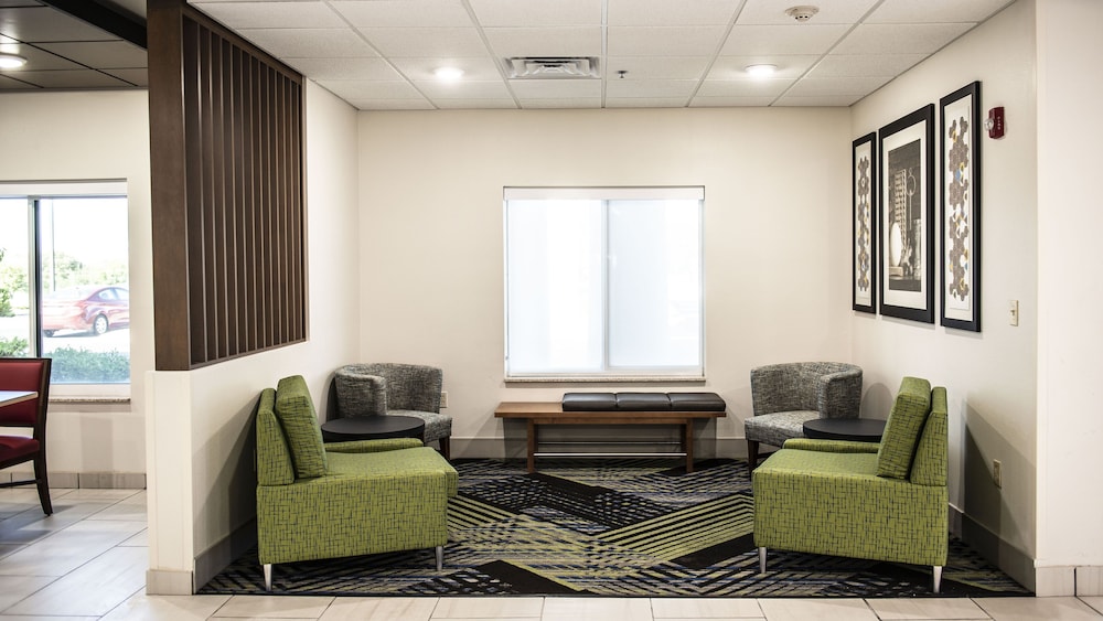 holiday inn express and suites sedalia by ihg