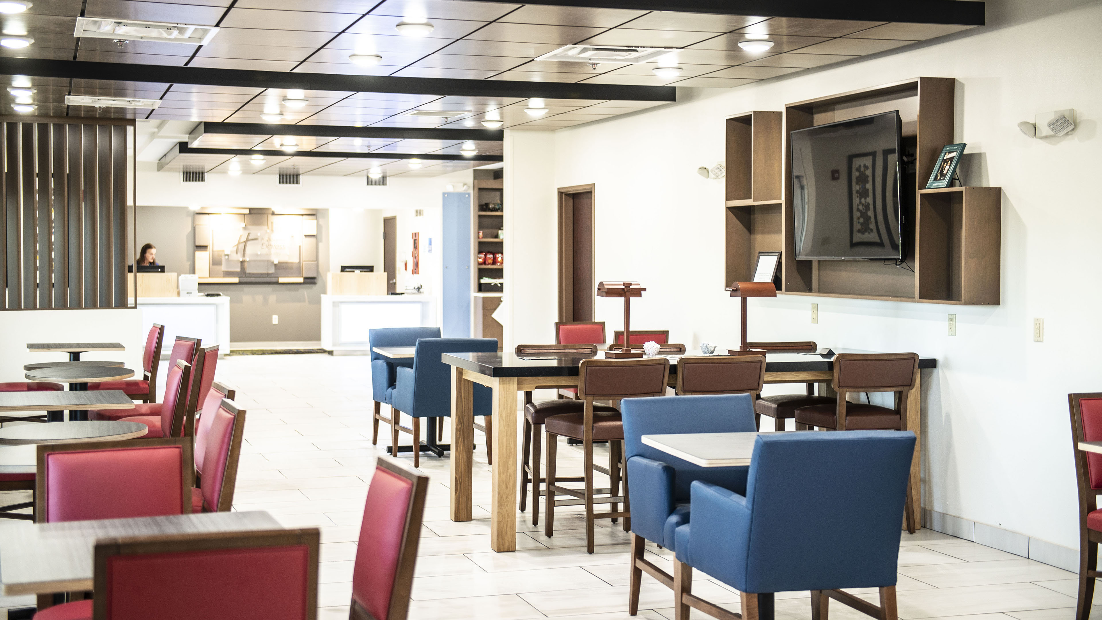 holiday inn express and suites sedalia by ihg