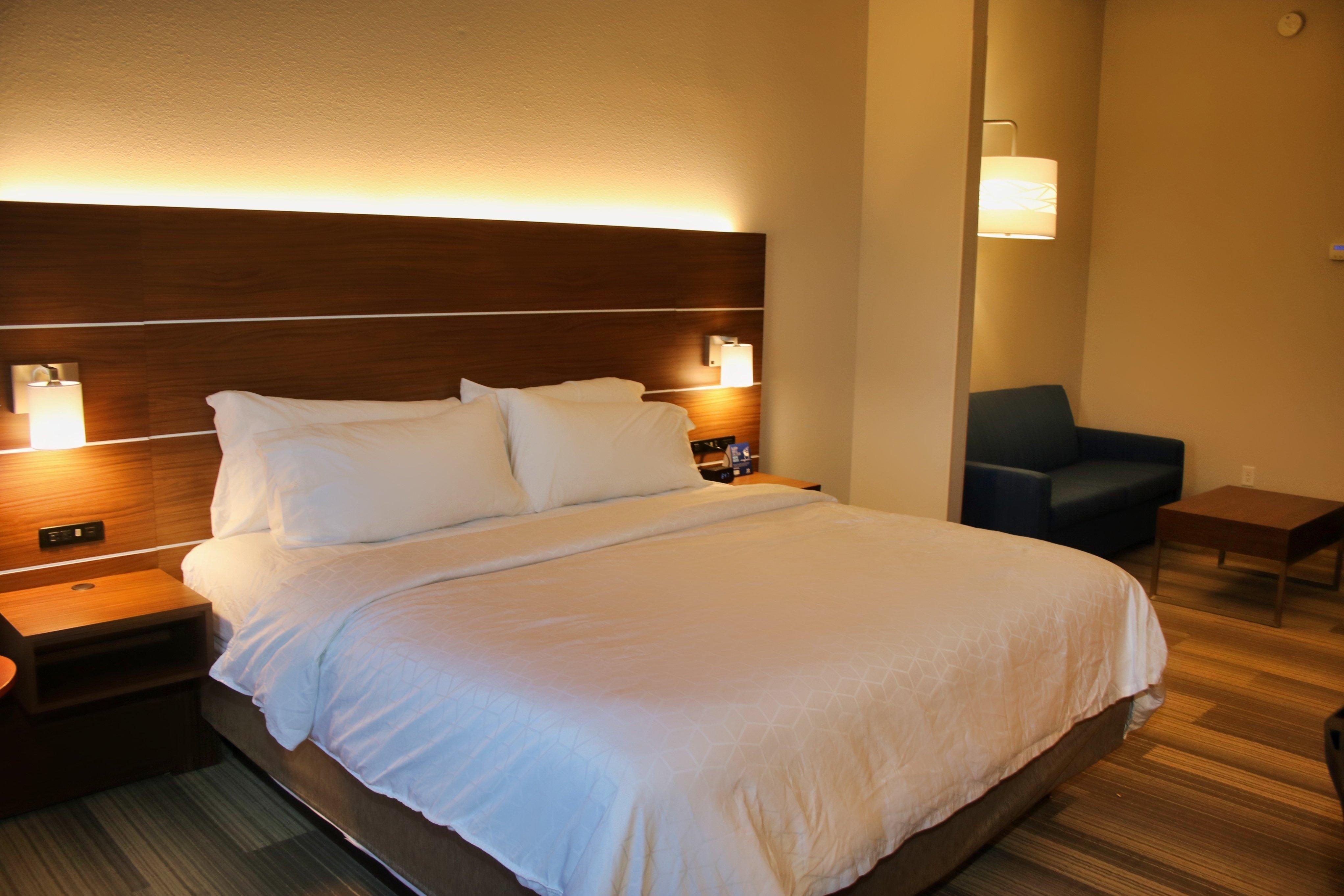 holiday inn express and suites douglas by ihg