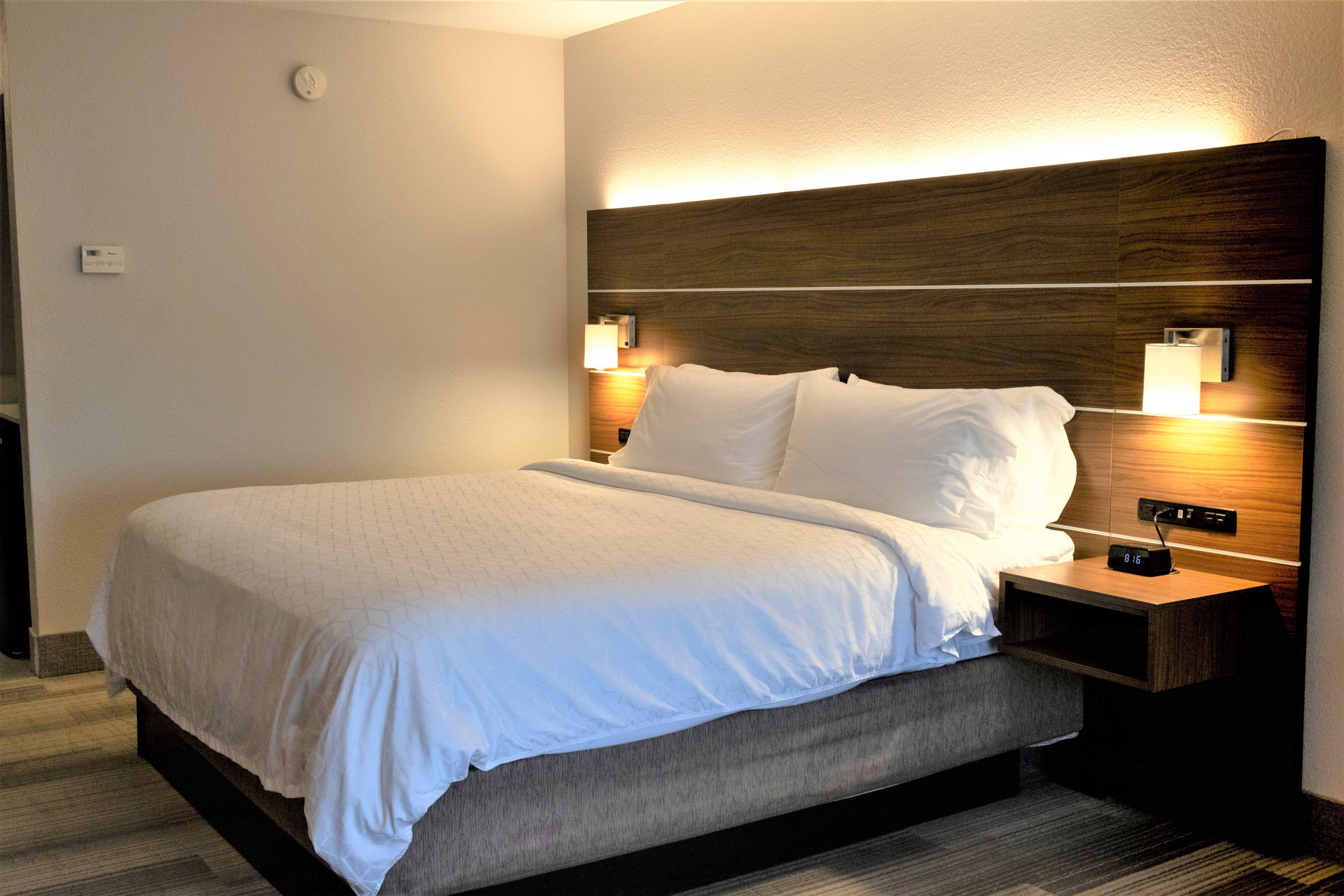holiday inn express and suites douglas by ihg