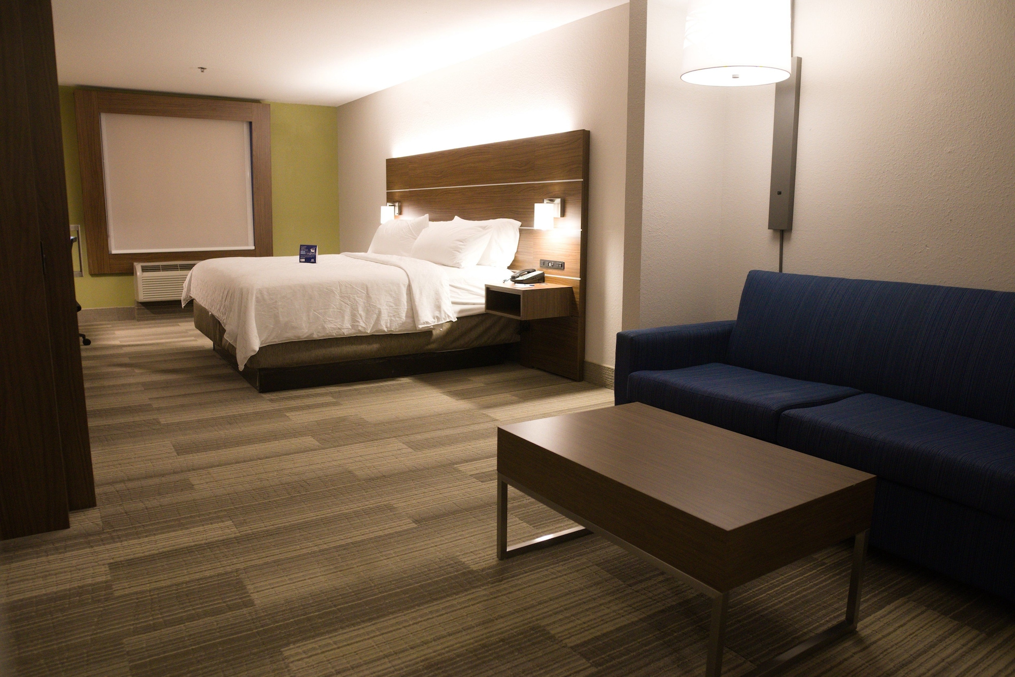 holiday inn express and suites douglas by ihg