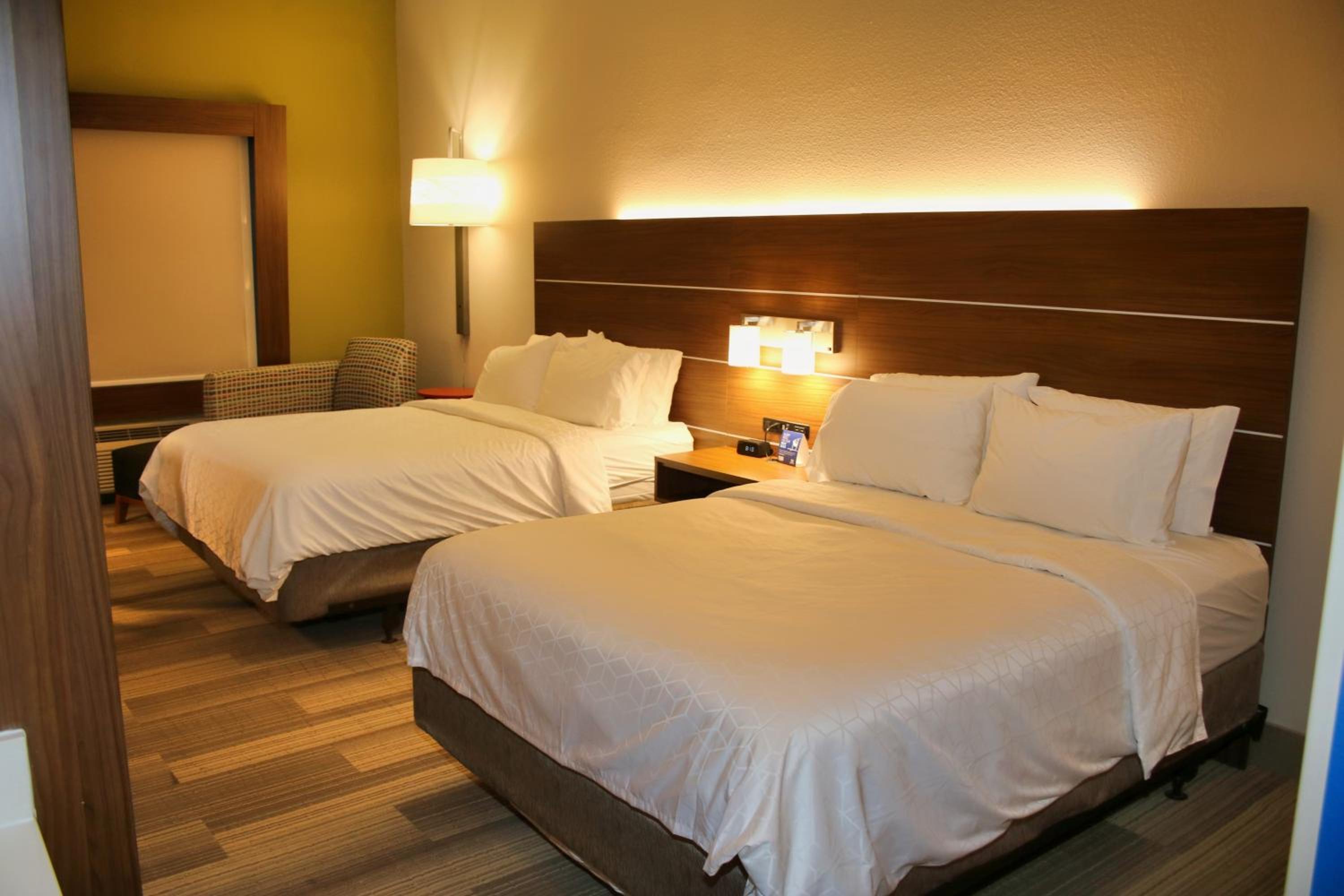holiday inn express and suites douglas by ihg