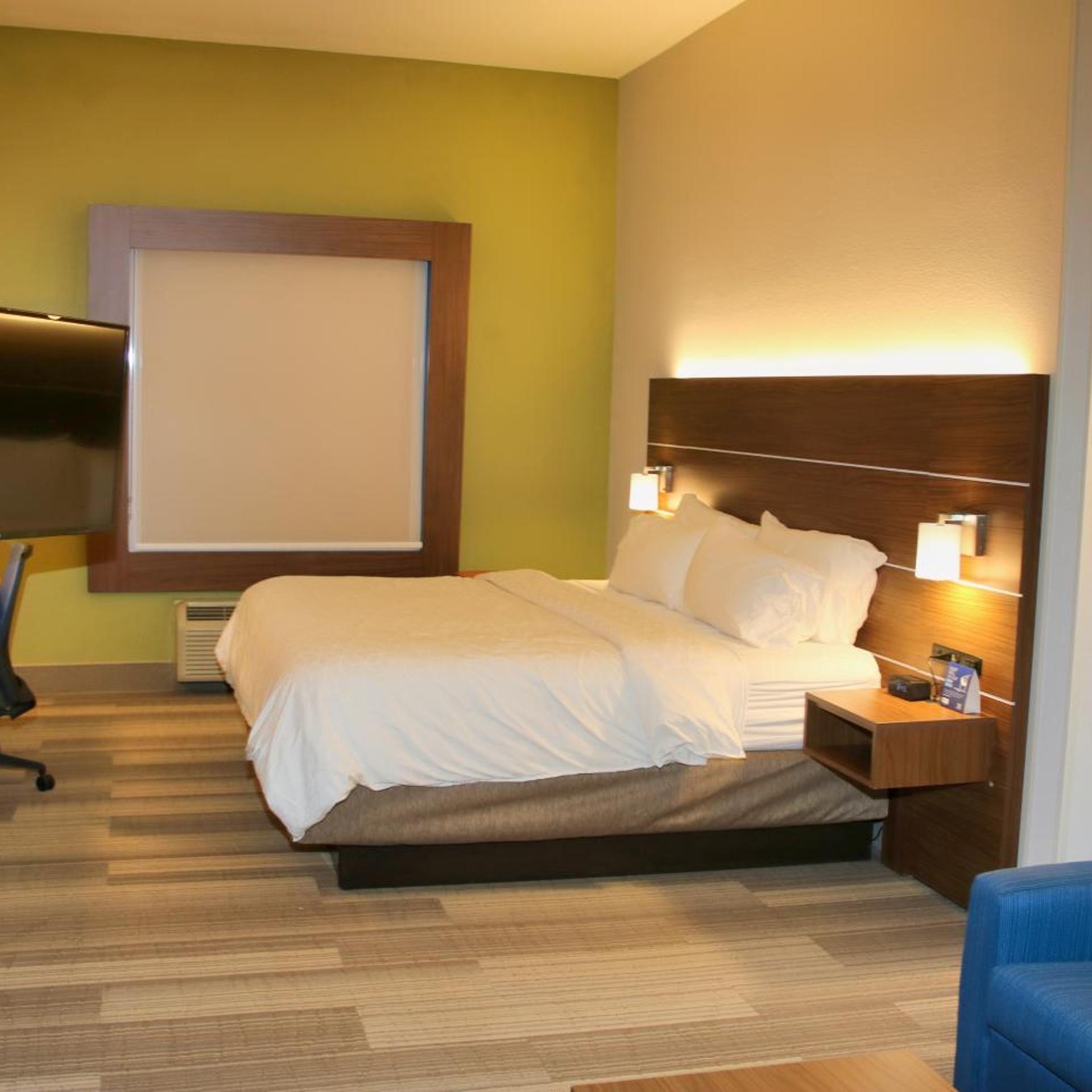 holiday inn express and suites douglas by ihg