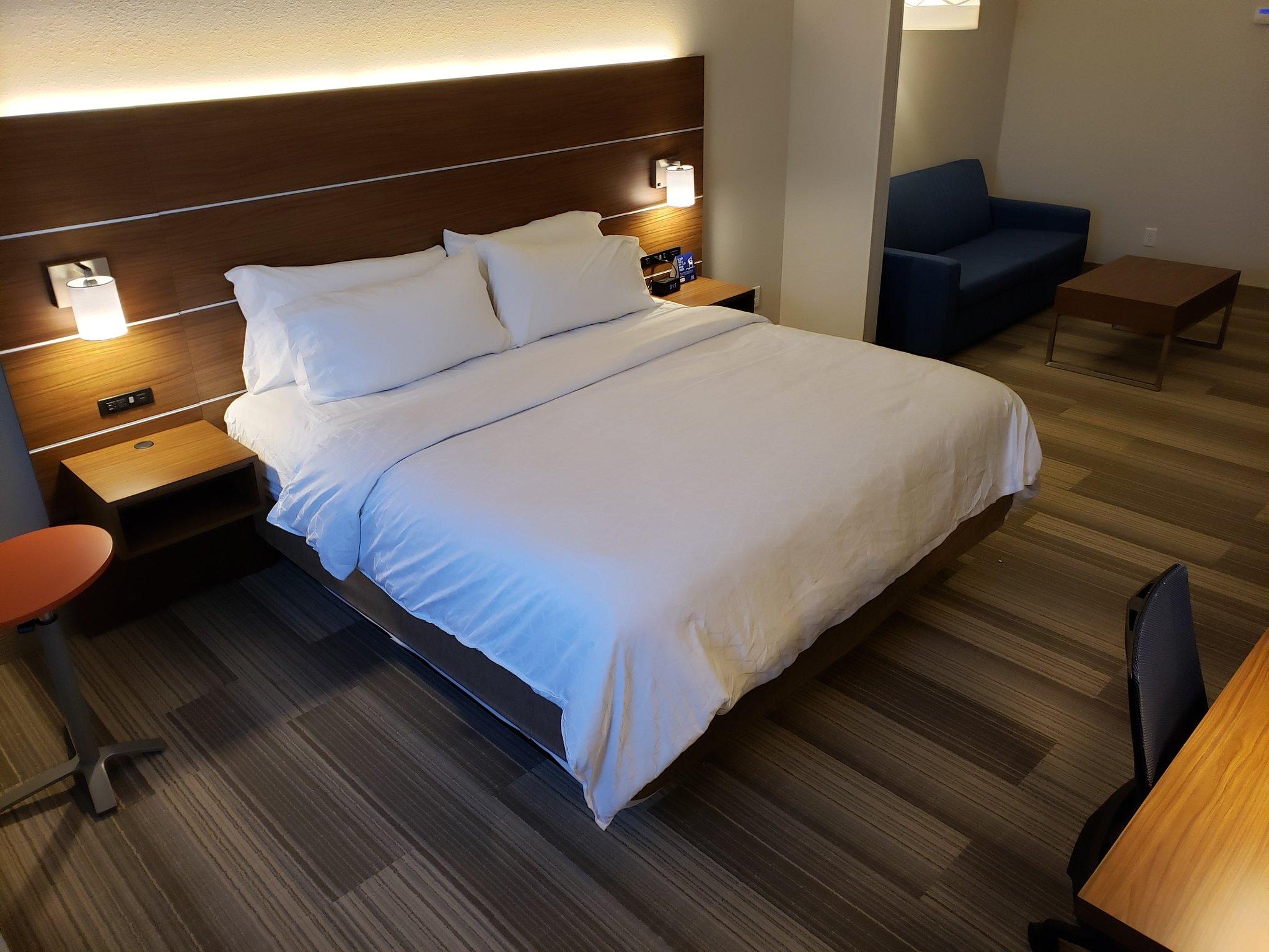 holiday inn express and suites douglas by ihg