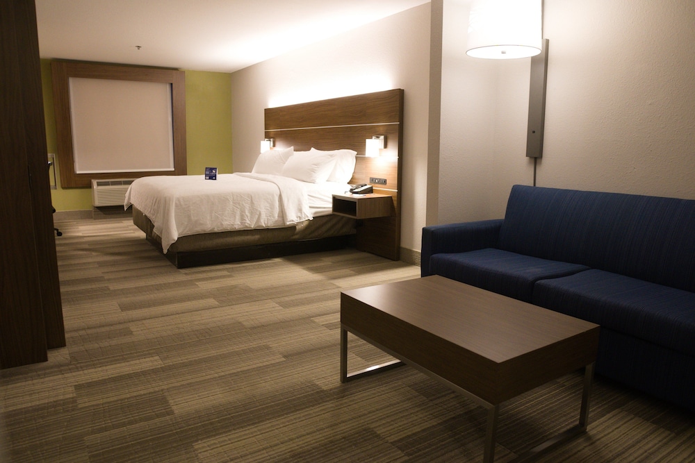 holiday inn express and suites douglas by ihg