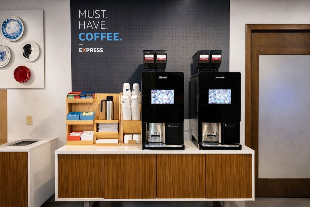 holiday inn express and suites douglas by ihg